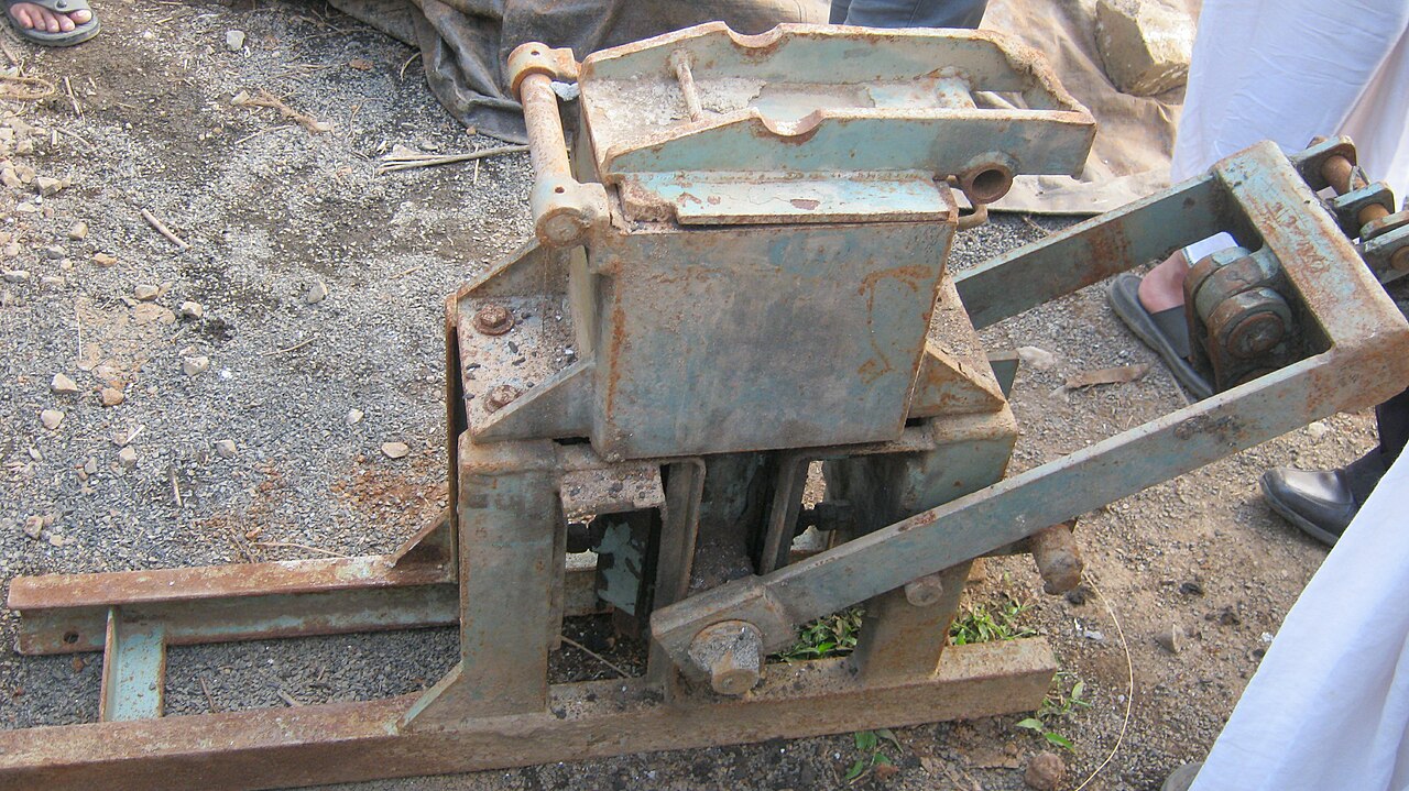 missing alternate text